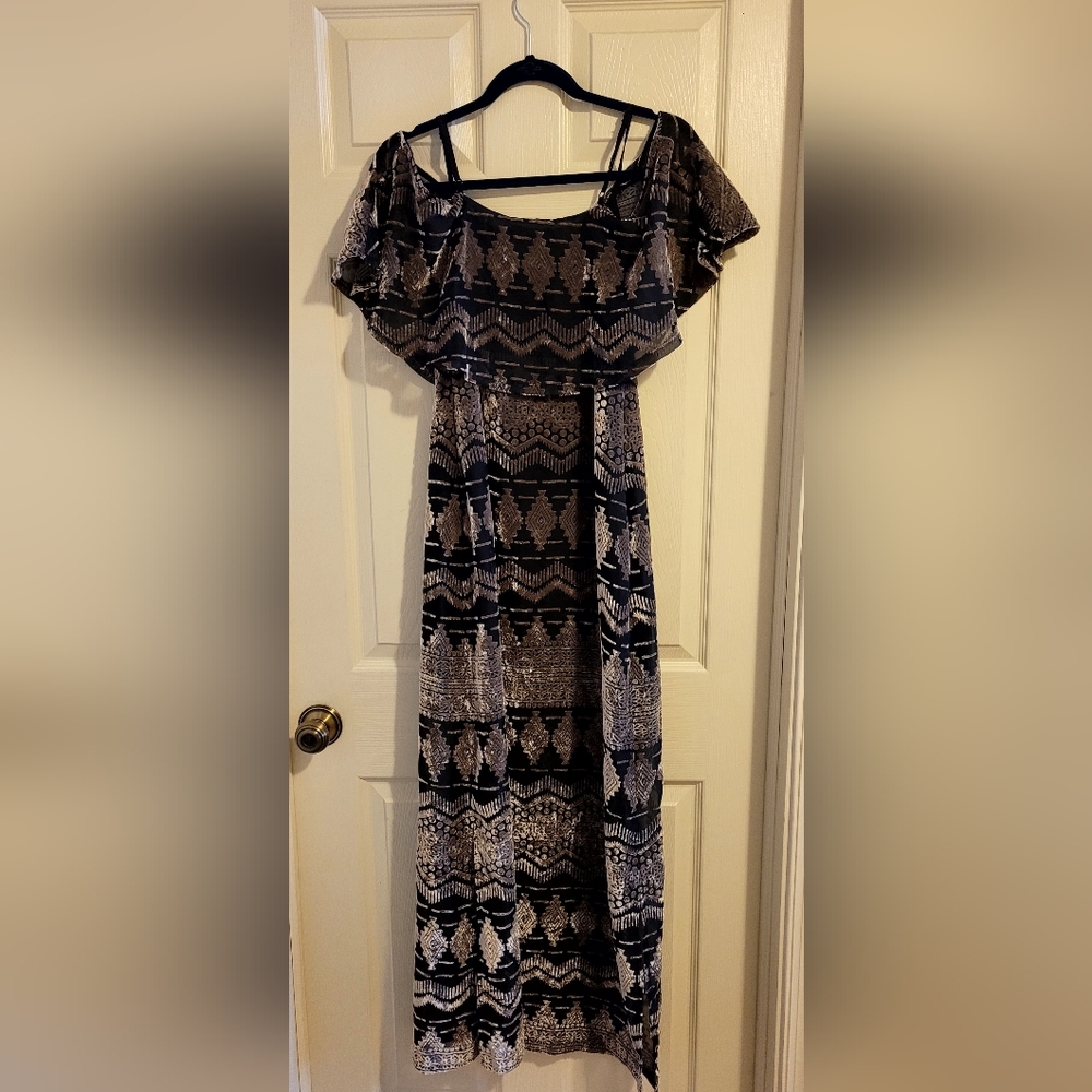 Dress - Picture 3 of 3
